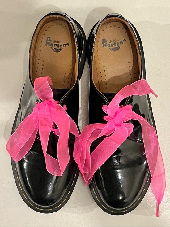 Dr. Martens Shoes - Dr. Martens Black Patent Oxfords with Bright Pink Ribbon Laces Size 8
